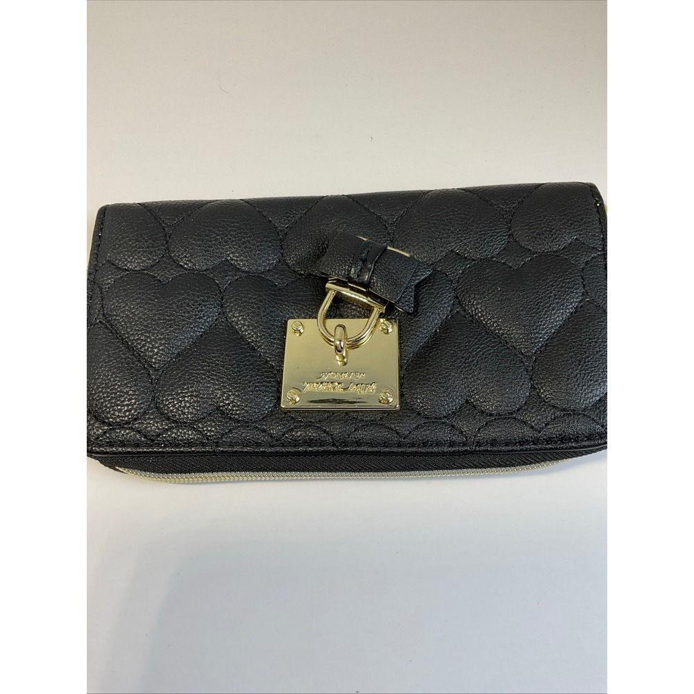 Betsey Johnson Black Quilted Heart Zip Around Wallet Gold Padlock Bow Detail